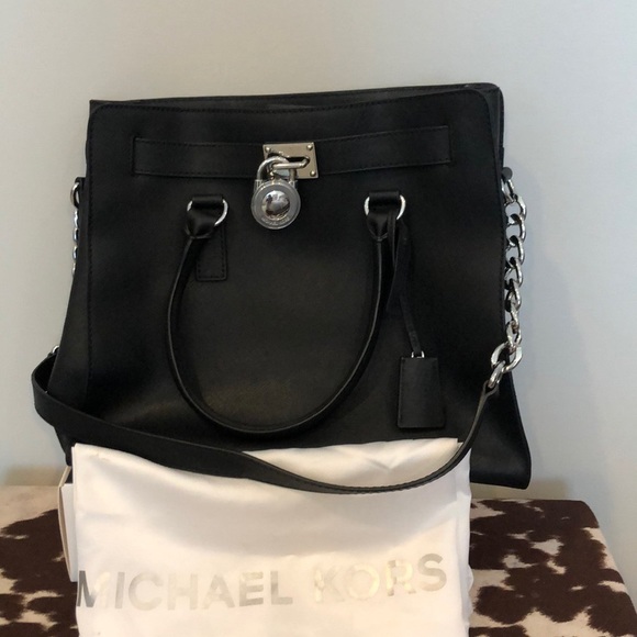 REDUCED ⭐️Michael Kors Large Saffiano Leather Tote - Picture 4 of 10